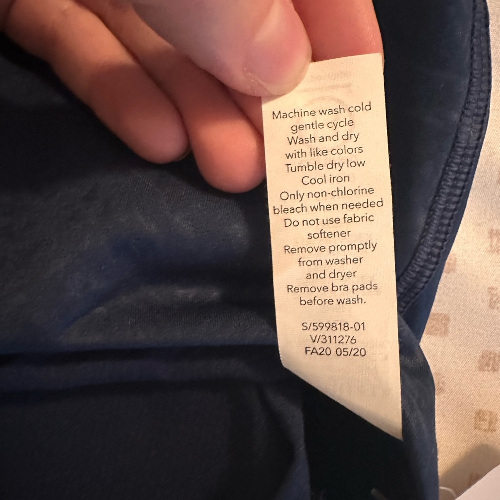 Athleta D-DD Conscious Embossed Crop, XS, Blue - Picture 13 of 13